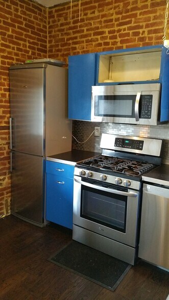 Building Photo - 212 Lehigh Ave
