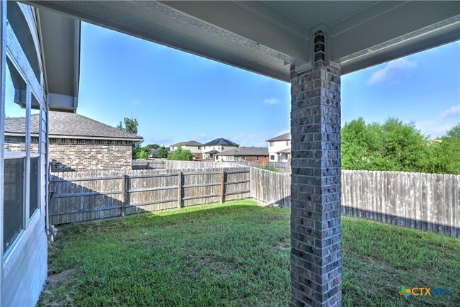 Building Photo - 5726 Stonehaven Dr