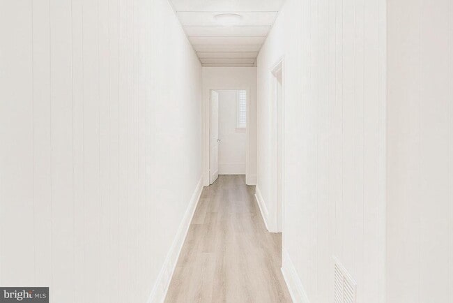 Building Photo - 1100-2 Wesley Ave