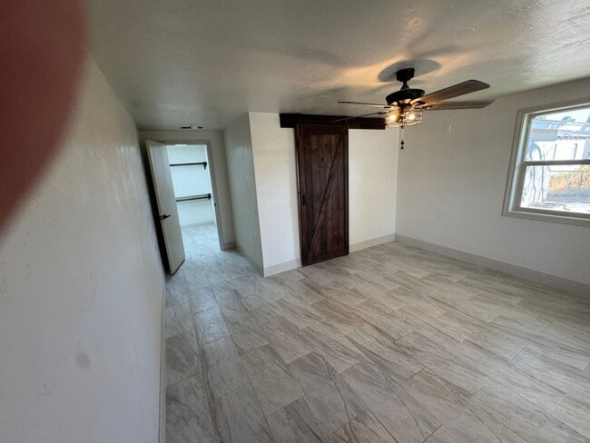 Building Photo - 4 Bed 2 Bath Home