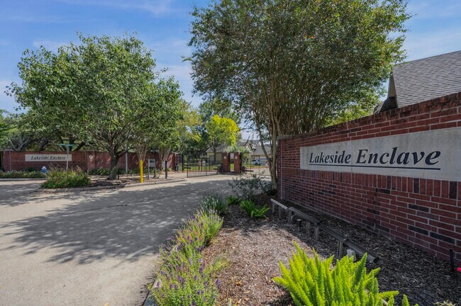 Building Photo - 3202 Enclave Trail