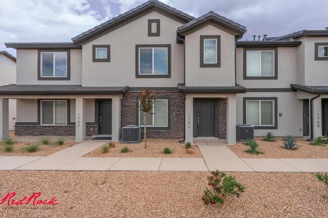 Building Photo - Dog Friendly! 3 Bedroom 2 Bathroom Townhome in Long Valley.