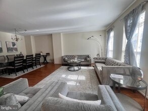 Building Photo - 7317 Hampton Manor Pl