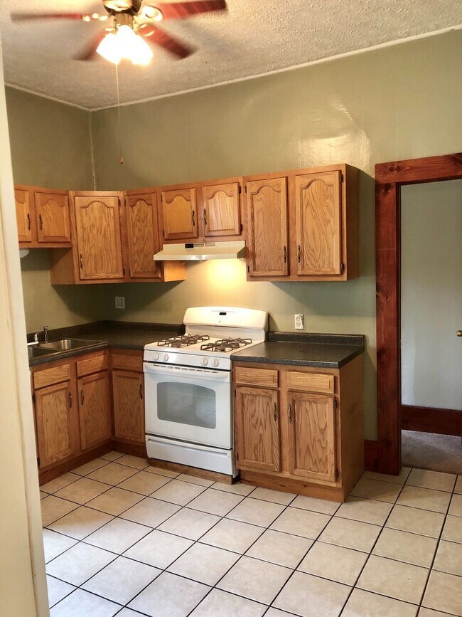 Building Photo - 15 Hanna Pl