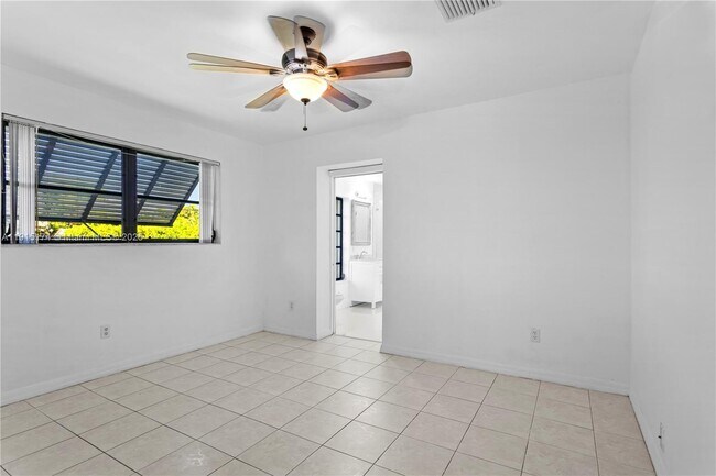 Building Photo - 10605 SW 112th St