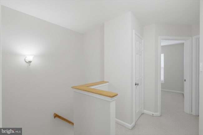 Building Photo - 45570 Trestle Terrace