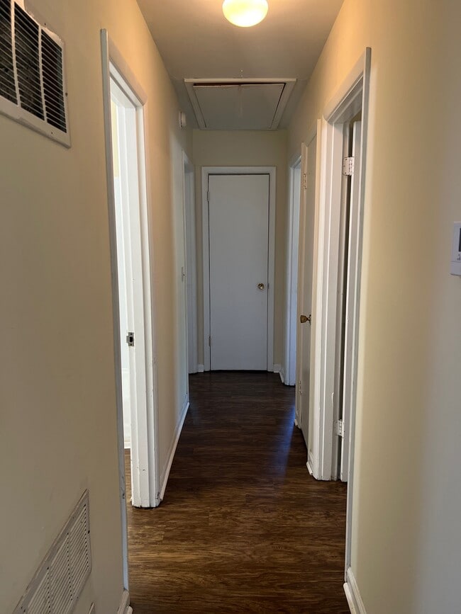 Building Photo - 109 Pound Dr