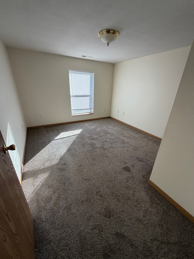 Building Photo - 614 1/2 Broad St