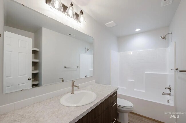 Building Photo - 812 Strike Eagle St