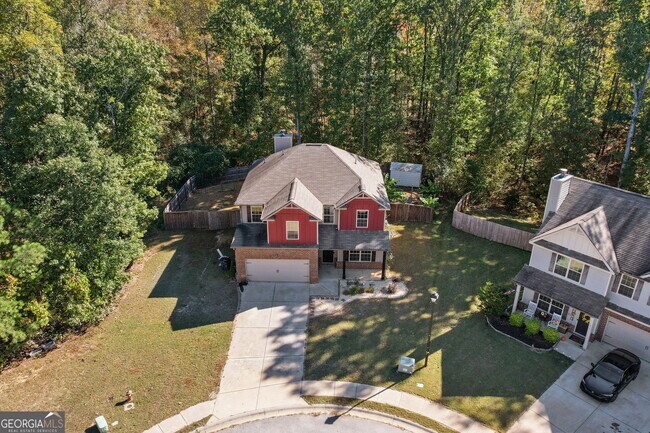 Building Photo - 475 Louise Way