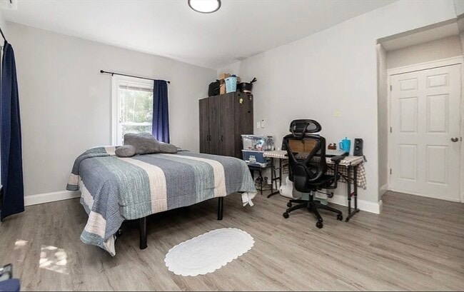 Building Photo - 29 Dolphin Ave