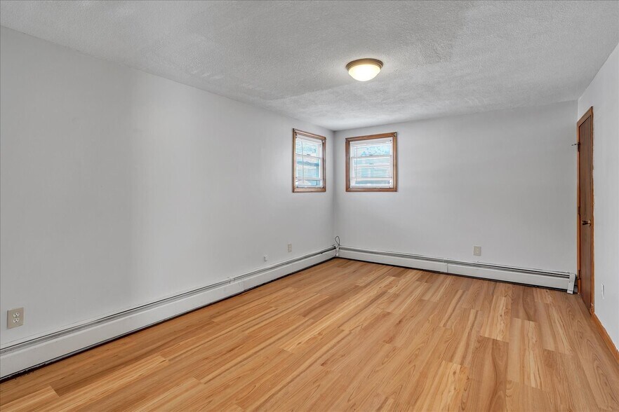 Bedroom 2 - 1 Metcalf Ave