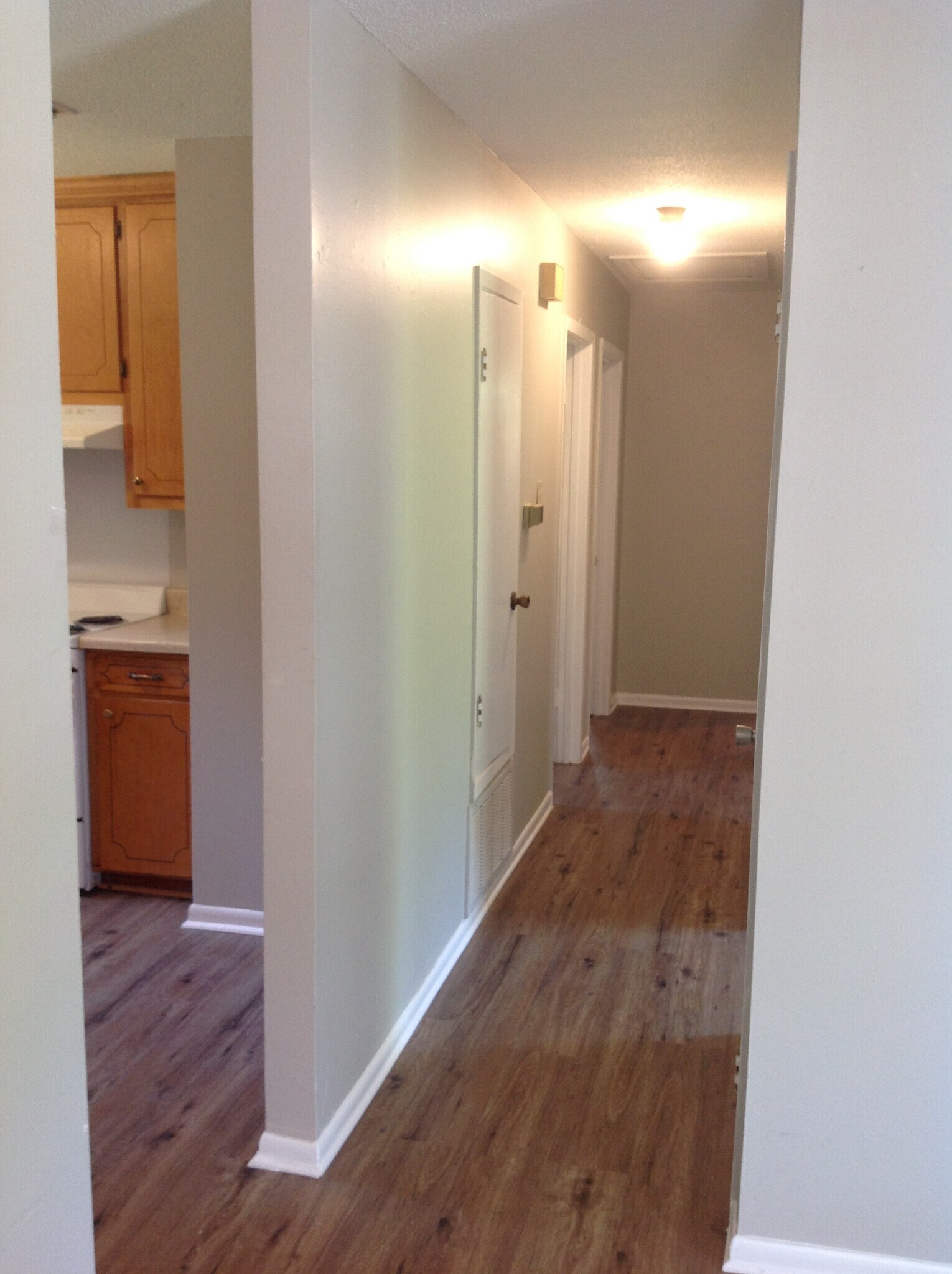 Building Photo - 2065 Marion Dr S