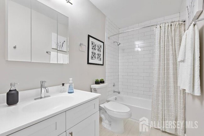 Building Photo - 1000 Pheasant Hollow Dr