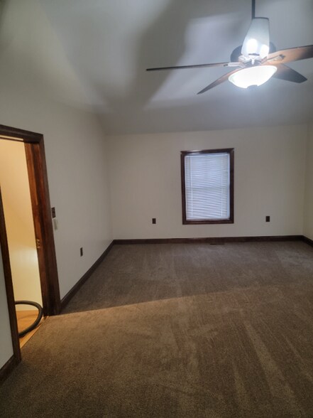 Building Photo - 111 N Phetteplace St