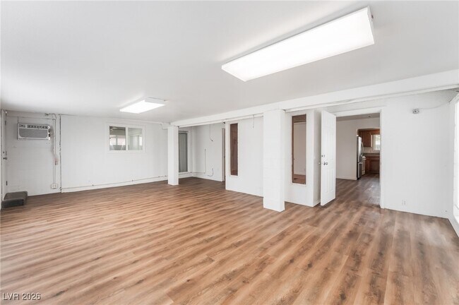 Building Photo - 1109 Tumbleweed Ave