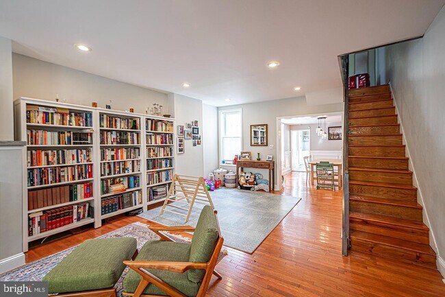 Building Photo - 2035 Carpenter St