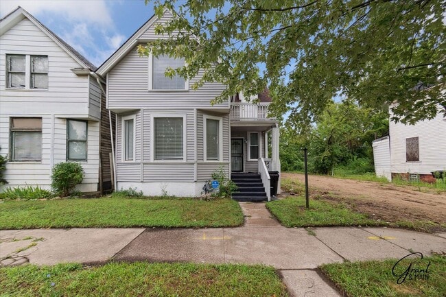 Primary Photo - 6 bedroom 2 bath $2350