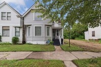 Building Photo - 6 bedroom 2 bath $2250