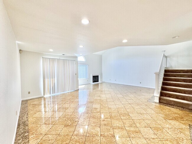 Building Photo - 4378 Conejo Dr