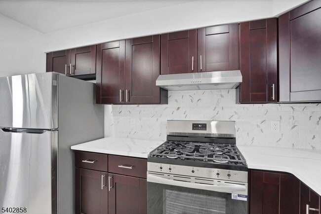 Building Photo - 651 S 17th St