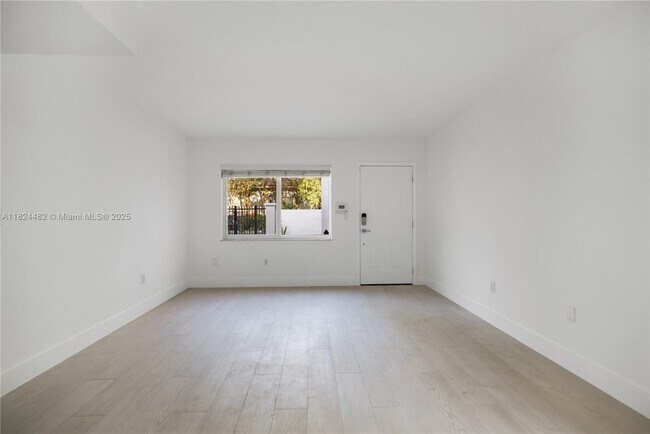 Building Photo - 2918 Bird Ave