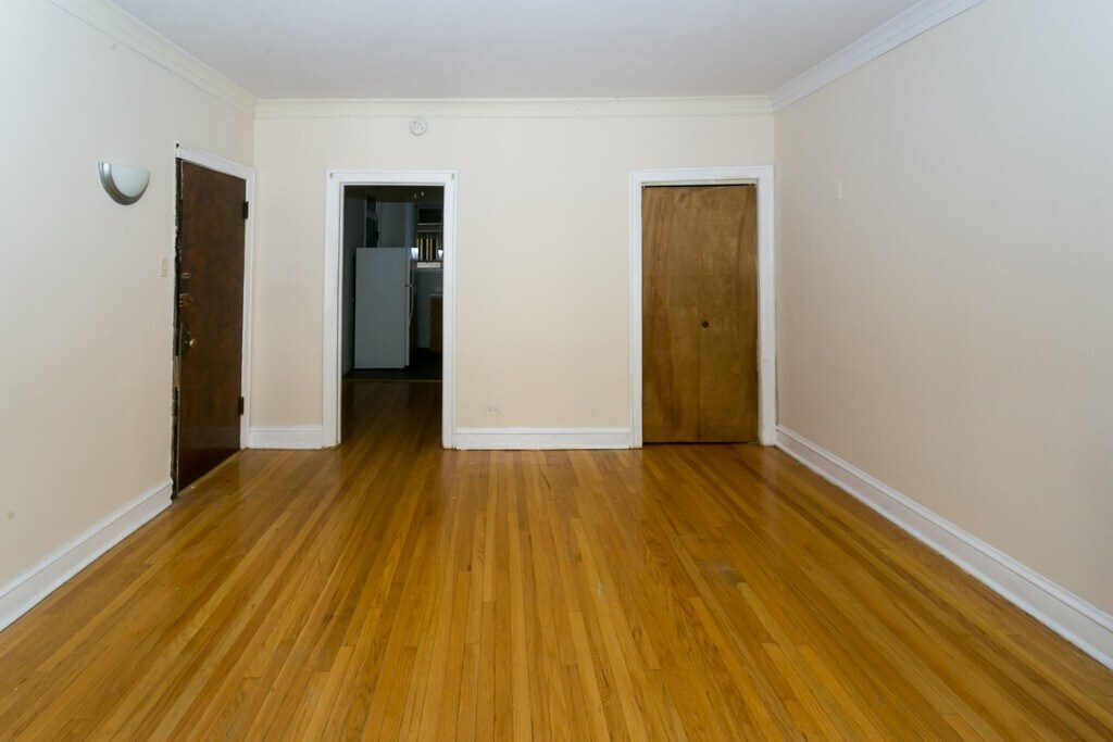 Building Photo - 4234 N Paulina