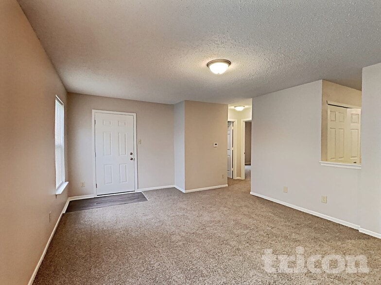 Building Photo - 773 Fern St