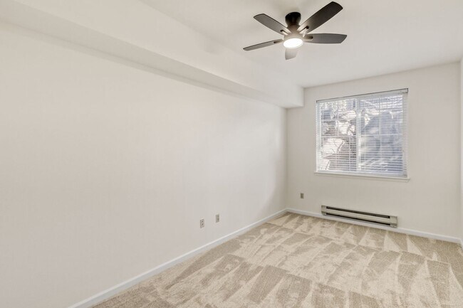 Building Photo - Well-Equipped 2 Bed 2 Bath Sonoma Villero Condo w/ Community Pool, Hot Tub & Exercise Room!