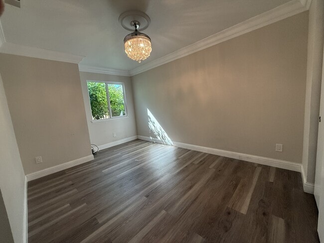 Building Photo - 328 Flaming Oak Dr
