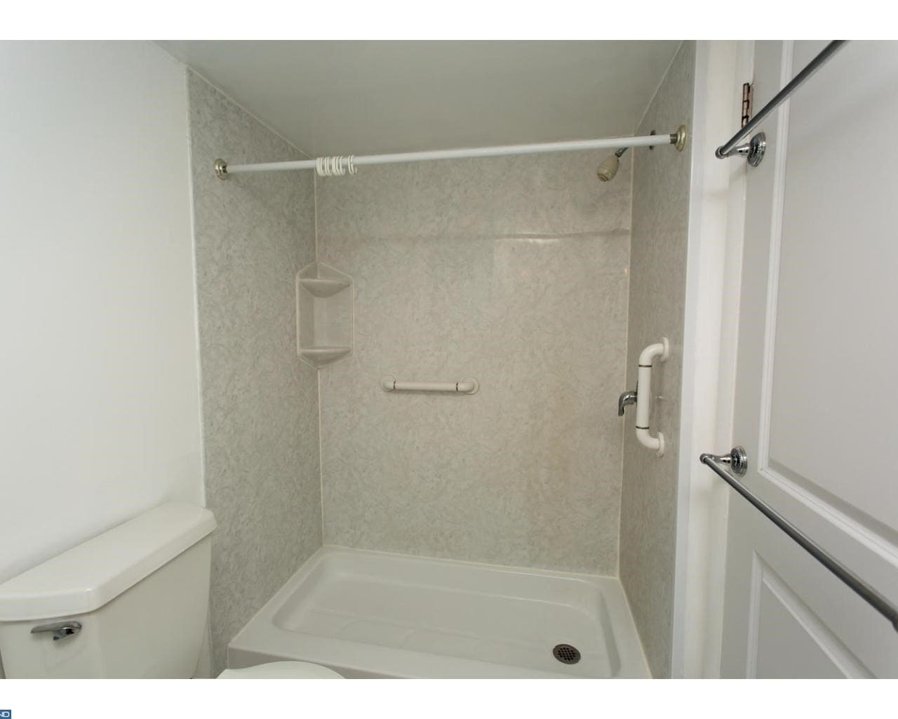 Bathroom - 3301 Valley Dr