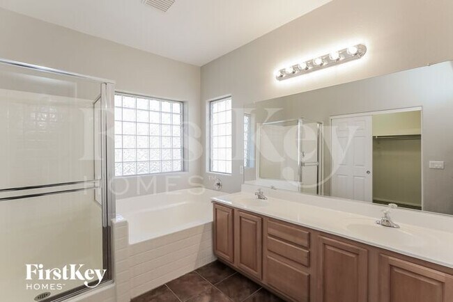 Building Photo - 5221 S 53rd Ave