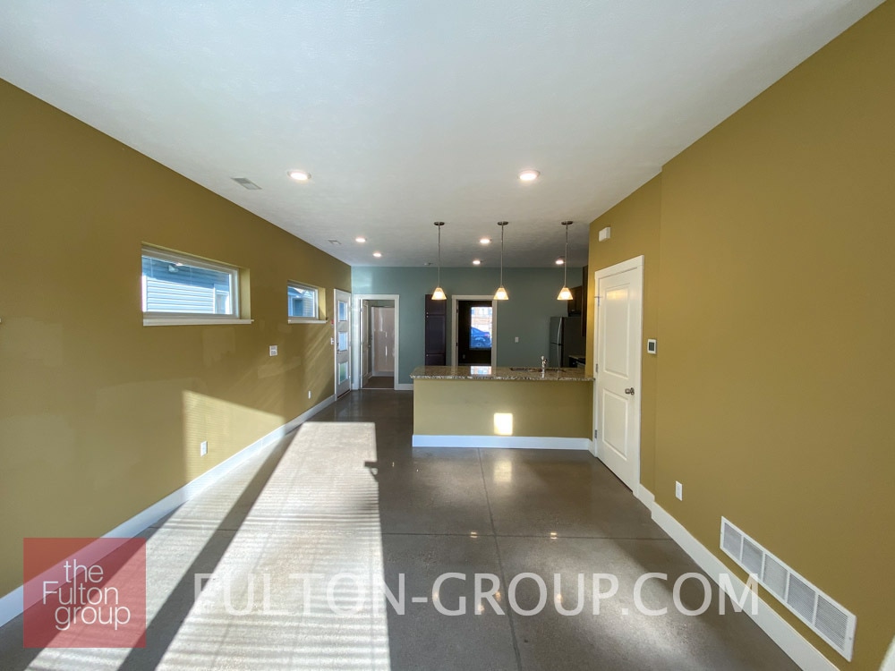 Building Photo - 107 Diamond Ave SE