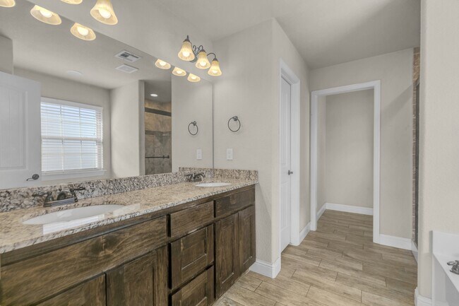 Building Photo - 1101 Chattie Dr