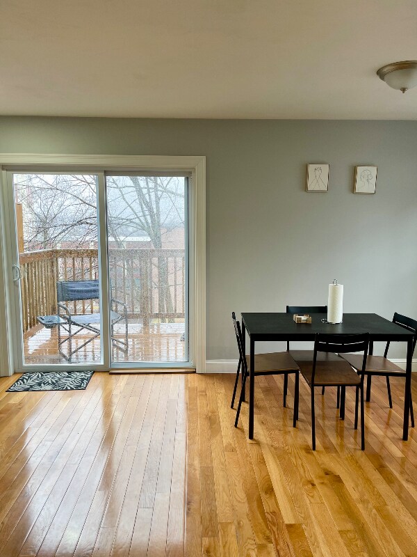 Building Photo - 158B Beacon St