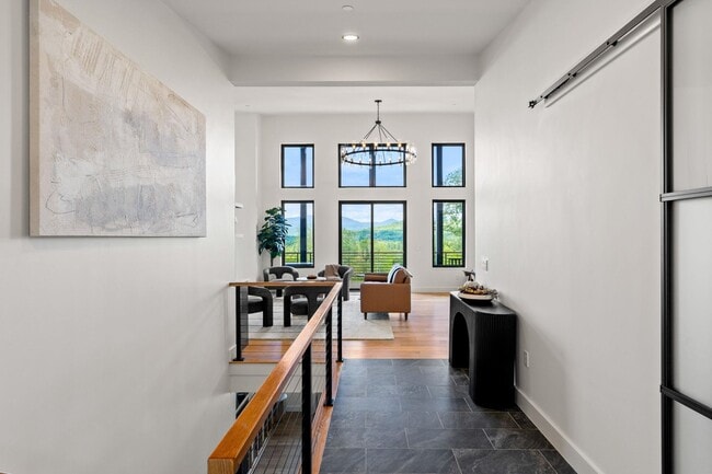 Building Photo - 162 Pond Rd