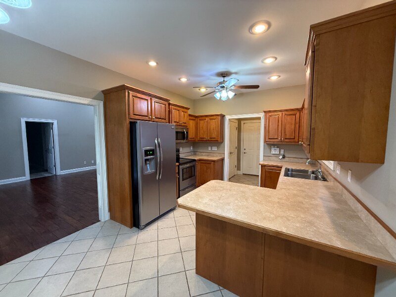 Building Photo - 133 Garden Dr