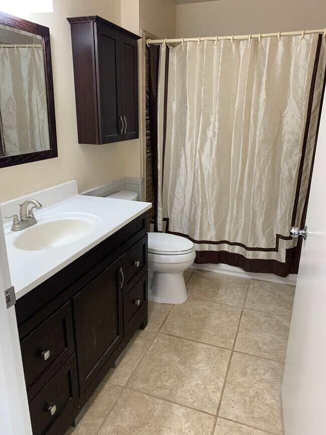 Building Photo - Kulana Knolls 3 Bed 2 Bath 2 assigned parking