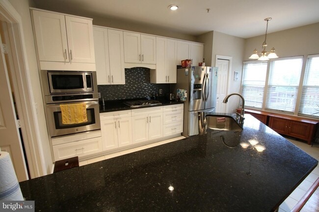 Building Photo - 13728 Valley Oak Cir