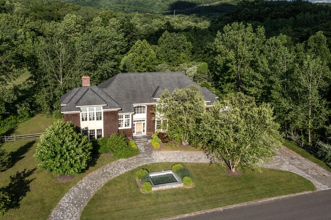 Building Photo - 95 Long River Rd