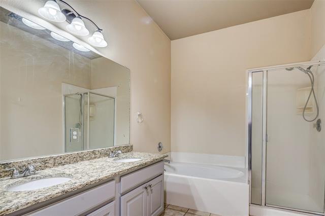 Building Photo - 2700 Dawn Spring Dr