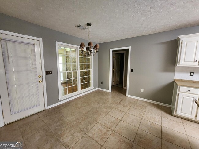 Building Photo - 7184 Village Loop