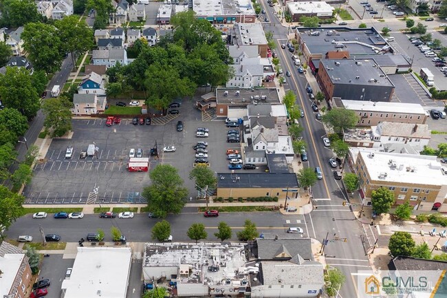 Building Photo - 139 Raritan Ave