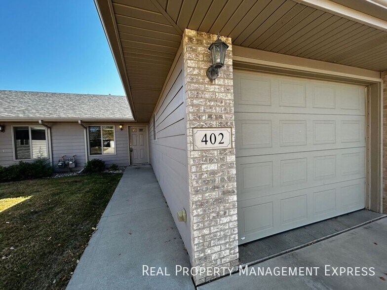 Building Photo - Cozy 1 Bedroom 1 Bathroom Townhome in Brandon, SD