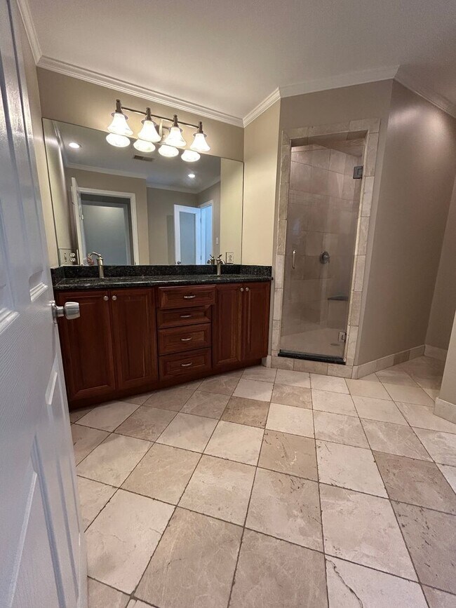 Building Photo - Charming 2 Bedroom/2.5 Bathroom home in Sandfly