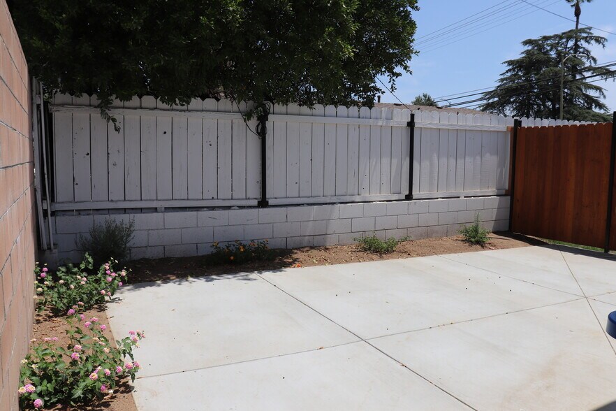 Building Photo - 9500 Penfield Ave