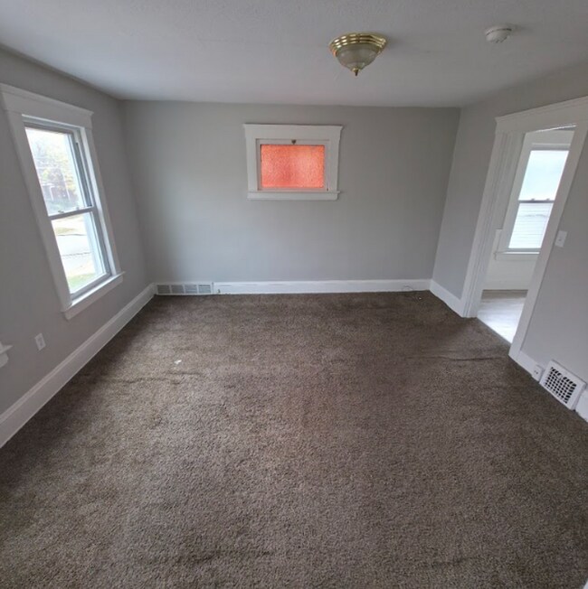 Building Photo - 2064 Halstead Ave