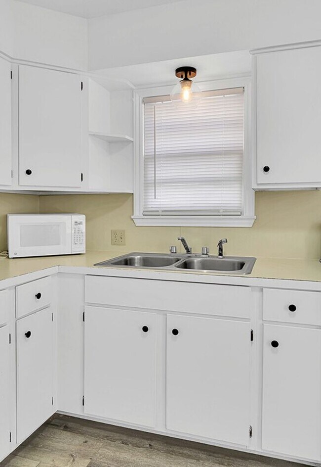 Building Photo - Cozy 2 BD 1 BA Home in Waco