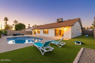 Building Photo - 5253 E Beck Ln