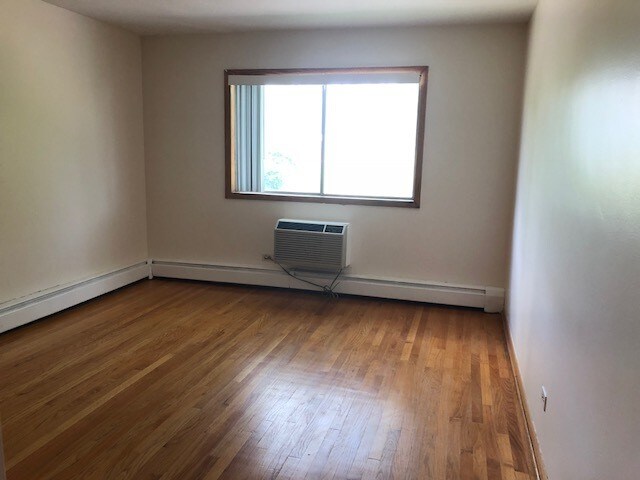Building Photo - 700 Dempster St